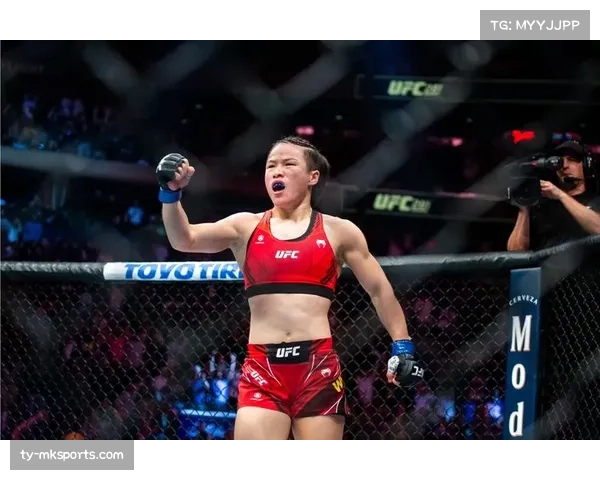 张伟丽创造双冠历史 主动交出草量级腰带