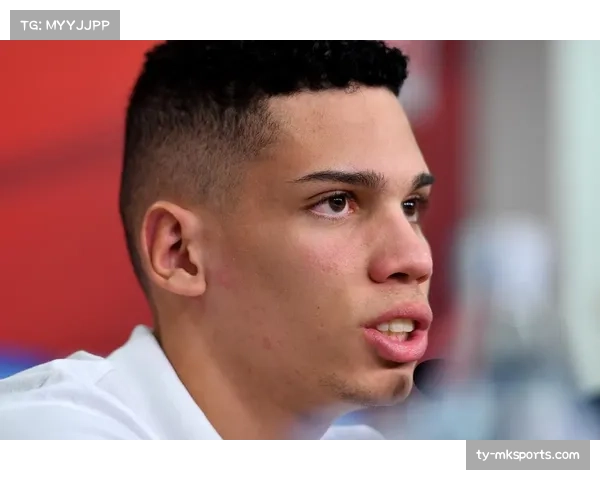 勒沃库森巴西边锋保利尼奥租借返回米内罗竞技，结束德甲生涯